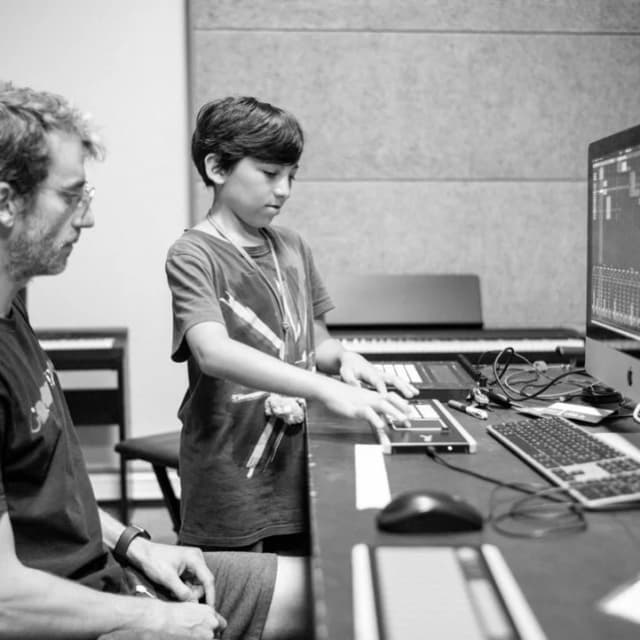 Stages vacances musique (guitare, batterie, clavier, ukulélé, MAO...)